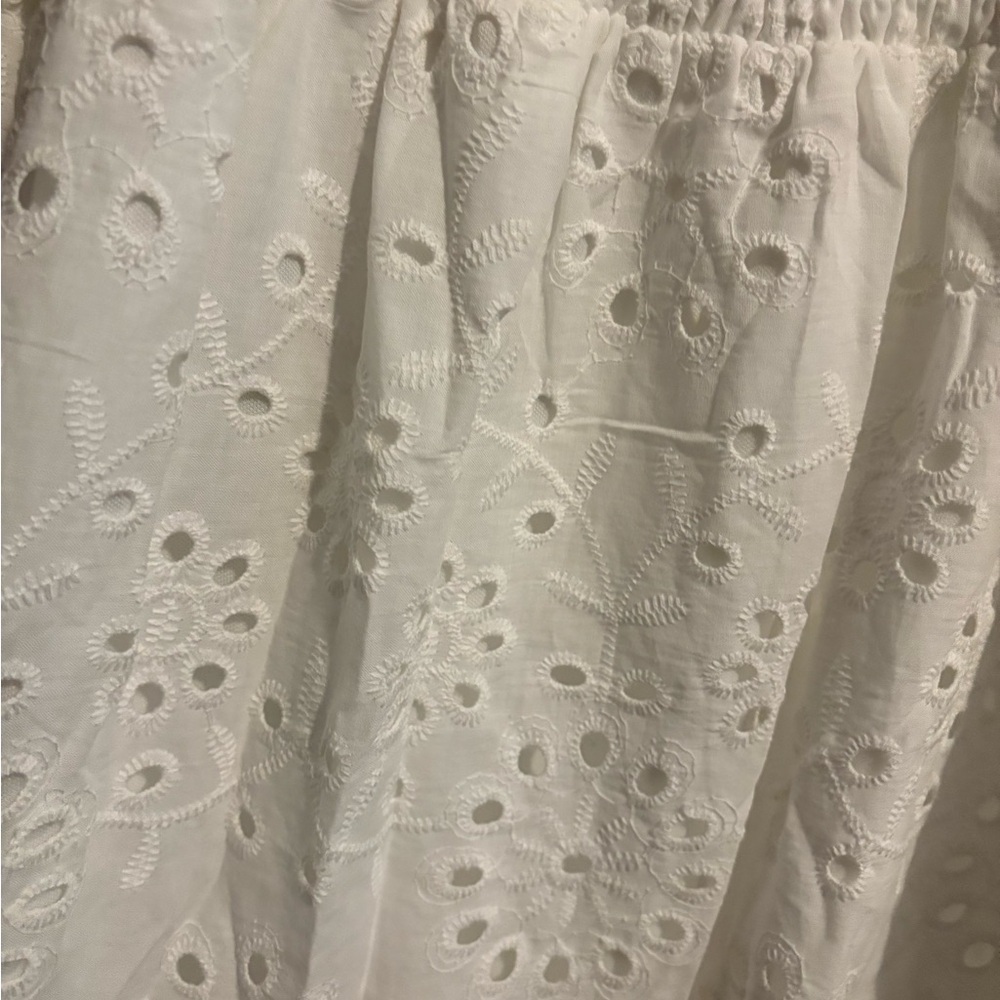 Elegant White Maxi Dress - Picture 5 of 7